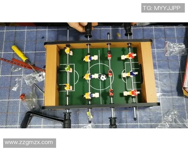 足球明星亲自拆箱揭秘新装备背后的故事与技术创新