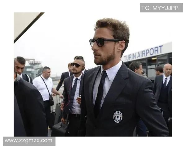 足球明星华丽西装登场展现风采引领时尚潮流震撼全场 足球明星华丽西装登场展现风采引领时尚潮流震撼全场