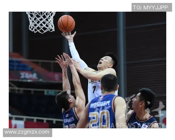 南京篮球队在精英赛中的力量展现与战术分析全面点评 南京篮球队在精英赛中的力量展现与战术分析全面点评